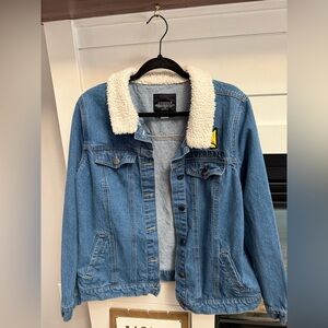 Riverdale embroidered Blue Denim Jacket with White Sherpa Collar sz XL